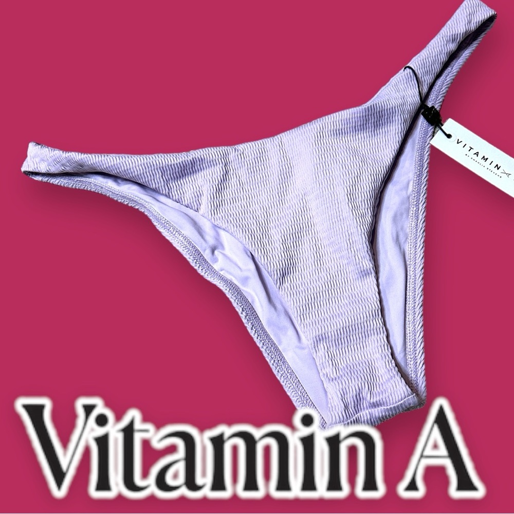 NWT Vitamin A Cali High Leg Bikini Bottoms in Textured Lilac. Size 12/XL 👙🏝️
